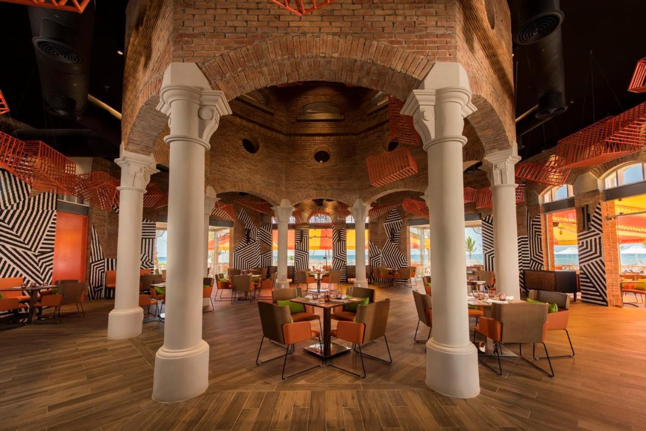 Nickelodeon Hotels & Resorts Punta Cana Kültér fotó The interior of the restaurant