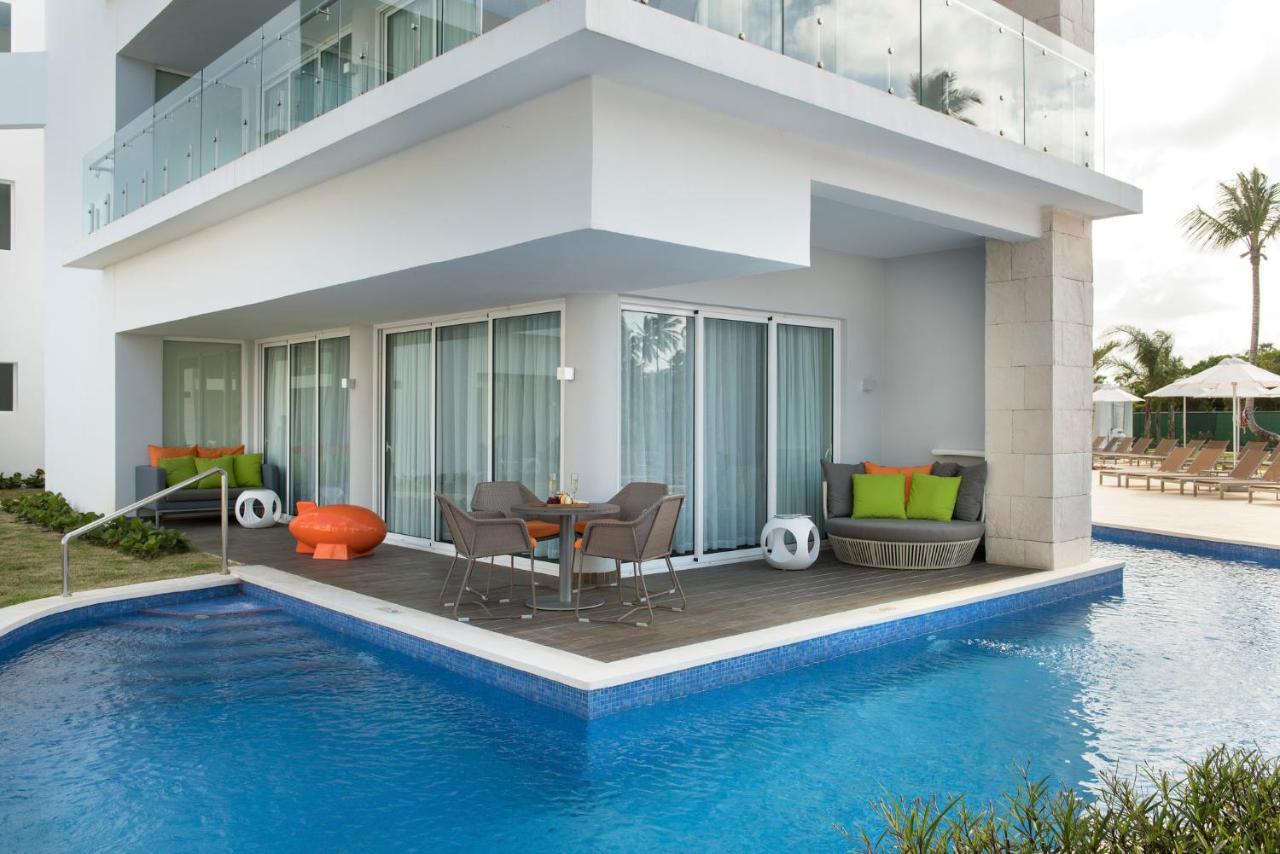 Nickelodeon Hotels & Resorts Punta Cana Kültér fotó A swim-out suite at the Hard Rock Hotel in Cancun, Mexico