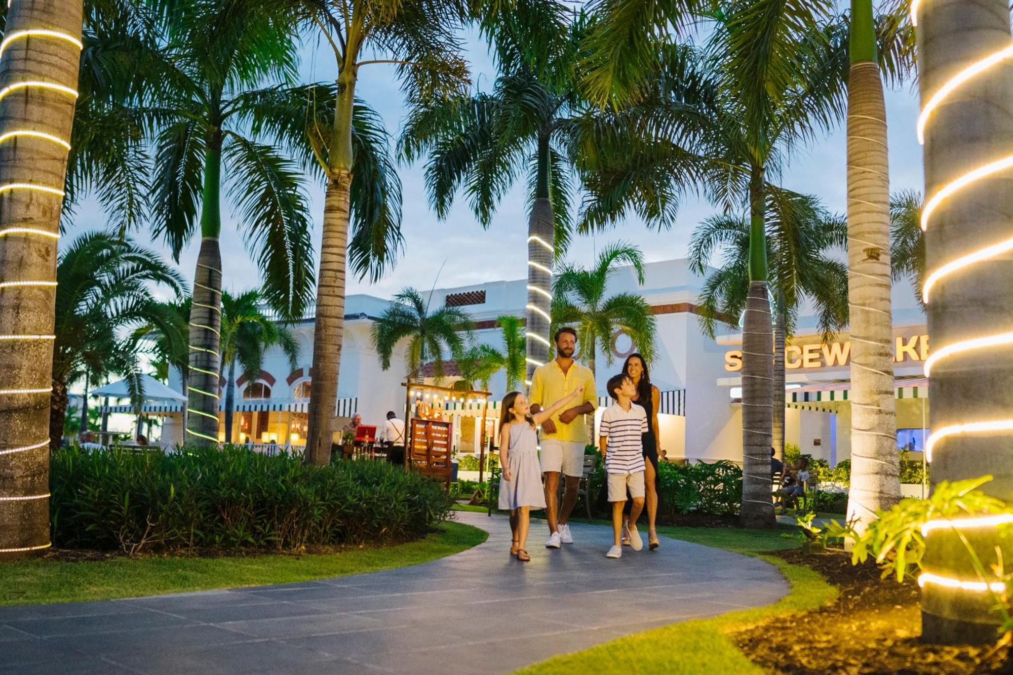 Nickelodeon Hotels & Resorts Punta Cana Kültér fotó Vinpearl Hotel Nha Trang